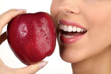 איך התזונה משפיעה על היווצרות חורים בשיניים?